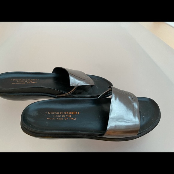 Sandals - Picture 2 of 4